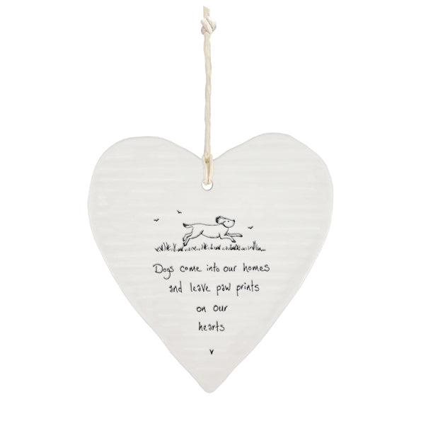 Calon Borslen | East of India Porcelain Hanging Heart – Dogs Come Into Our Home