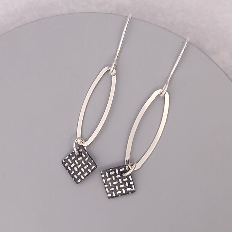 Clustdlysau Sgwar | Droplet Square Earrings by Circle & Dash - Cityscape