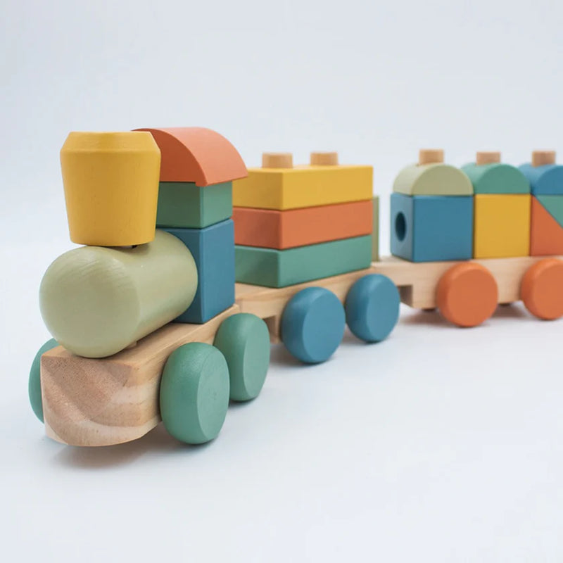 Trên Blociau Pren | Stacking Wooden Block Train