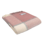 Blanced Penglin / Ysgwyddau Gwlân Cymreig - Pinc | Welsh Wool Knee / Shoulder Throw - Block Check Charcoal & Pink