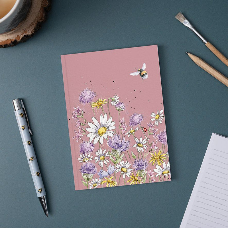 Llyfr Nodiadau Wrendale A6 - Gwenyn | Wrendale A6 Notebook - 'Just Bee-Cause' Bee