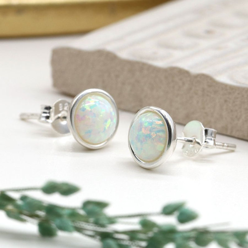 Clustdlysau Styd Arian | Sterling Silver Studs - Round Opal